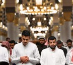 وسط السكينة والطمأنينة.. جموع المصلين يشهدون ختم القرآن الكريم في المسجد النبوي