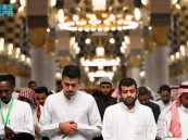 وسط السكينة والطمأنينة.. جموع المصلين يشهدون ختم القرآن الكريم في المسجد النبوي