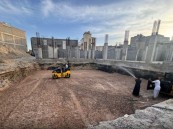 استكمال أعمال الحفر والإحلال لمشروع مسجد العوينة بالأحساء