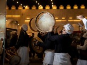 أهازيج القرقيعان تملأ أروقة سوق القيصرية التاريخي بالأحساء