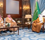 محافظ الأحساء يستقبل نائب وزير الرياضة ويستعرض تطوير القطاع الرياضي