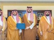 نائب أمير الشرقية يتسلّم تقرير هيئة تطوير المنطقة لعام 2025