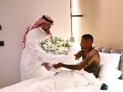مشهد إنساني وطبي مميز في جدة.. الأهلي يطمئن على لاعب جوهور بعد إصابته