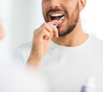 قبل أم بعد الإفطار؟.. طبيبة أسنان تحسم أفضل توقيت لتنظيف الأسنان