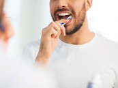 قبل أم بعد الإفطار؟.. طبيبة أسنان تحسم أفضل توقيت لتنظيف الأسنان