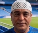 وليد الفراج يثير الجدل بصورة على “سناب شات” بزي الهلال ويضرب على الطبلة