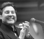 وفاة أمير الغناء العربي الفنان هاني شاكر عن 73 عامًا بعد صراع مع المرض