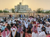 بالصور.. أهالي مدينة العيون يؤدون صلاة عيد الأضحى المبارك