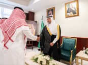 محافظ الأحساء يحث منسوبي المحافظة على مضاعفة الجهود ورفع الإنتاجية