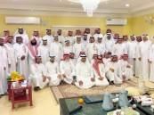 بالصور.. تكريم مؤثر للمعلم خالد العويس في يوم تقاعده بمتوسطة صهيب الرومي