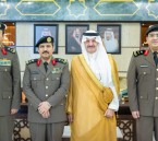 أمير الشرقية يقلّد مدير مرور المنطقة ومساعد مدير الشرطة لشؤون الأمن رتبتيهما الجديدتين (لواء)