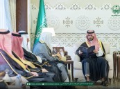 نائب أمير الشرقية يطّلع على جهود دار الآل والصحب الوقفية بالأحساء