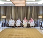 نائب أمير المنطقة الشرقية يقدم التعازي لأسرة الزامل