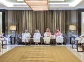 نائب أمير المنطقة الشرقية يقدم التعازي لأسرة الزامل
