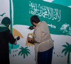 “كلنا رسامون”.. الأحساء تحتفي بالوطن بريشة 25 فنانًا وفنانة في جدارية «مسيرة وطن»