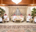 نائب أمير الشرقية يقدم التعازي لأسرة آل مبارك