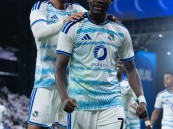 نيوم يفاجئ الهلال في الأرينا