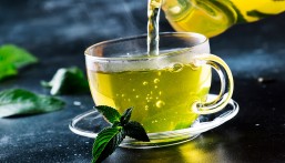 فوائد الشاي الأخضر بالنعناع يقي من الزهايمر