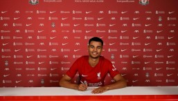 رسميًا.. ليفربول يعلن ضم جاكبو (صور)