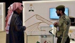 «الجوازات» تقدم خدمة إصدار وتجديد جواز السفر لزوار مهرجان الملك عبدالعزيز للإبل