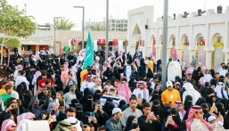 وسط حضور الآلاف من الزوار.. مهرجان تمور الاحساء يحتفي بيوم التأسيس