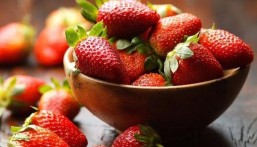 أهمها حماية القلب..7 فوائد مثبتة علميًا للفراولة
