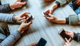 دراسة: تقليل استخدام مواقع التواصل يعزز المناعة ويحارب الاكتئاب