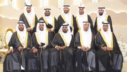 “الفضول” تحتفل بزفاف 28 عريسا وعروسة