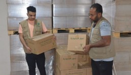 بر الأحساء توزع 8 الاف كرتون من التمور على مستفيديها