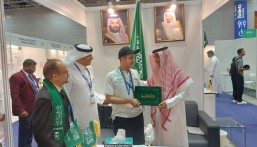 مدير عام تعليم الأحساء يهنئ الطالب عبد الله السعيد لفوزه بفضية معرض آيتكس الدولي