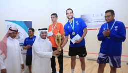 لاعب الهلال عبدالرحمن مصطفى يُتوج ببطولة الإسكواش التصنيفية