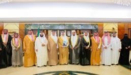 سمو ‏⁧‫أمير الشرقية‬⁩ يستقبل الدكتور “أحمد البوعلي”  ‏و رئيس وأعضاء جمعية “أفلاذ لتنمية الطفل”