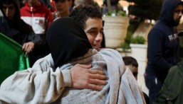 39 أسيرًا فلسطينيًا محررًا يصلون إلى رام الله ضمن الدفعة الثالثة