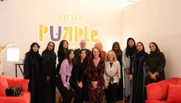 القنصل العام للولايات المتحدة ونائب رئيس البعثة يزوران مركز أنشطة في الخبر 