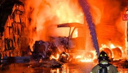 عاجل.. 12 قتيلاً و 39 جريحاً في انفجار مصنع بإندونيسيا