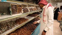 إقبال كبير لاقتناء التمور بالمنطقة الشرقية مع دخول شهر رمضان الكريم