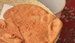 منها الخبز الأحمر الحساوي.. إدراج 3 مخبوزات سعودية في مبادرة “مخبوزات المدن المبدعة”