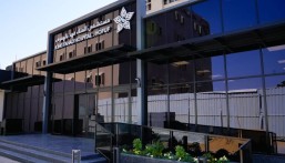 تجمع الأحساء الصحي يُنقذ مريضة من ورم ضخم یزن 17 كيلوجراما