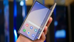 صور مسربة.. مواصفات جبارة لأيقونة “سامسونج” القابلة للطي المرتقبة