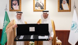 محافظ الأحساء يطّلع على أطقم الفتح الجديدة المستوحاة من عمارة واحات الأحساء