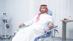 ولي العهد يتبرع بالدم في بادرة كريمة.. ويُطلق الحملة الوطنية السنوية للتبرع بالدم