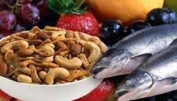 دراسة: الأسماك والمكسرات تقلل النعاس وتزيد اليقظة