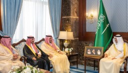 محافظ الأحساء يستقبل مدير عام فرع التجارة بالشرقية.. ويحث على تعزيز الرقابة وتحسين الخدمات