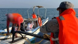 حرس الحدود بالشرقية ينقذ 4 خليجيين بعد تعطل واسطتهم البحرية