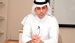 منهال الجلواح يكتب: حينَ يَبْهَتُ الرِّفاقُ في العاصفةِ ويَزْدَهِرُ الحَشْدُ في سَطْوَةِ العِزِّ