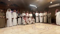 وهج القصيدة يملأ دار نورة الموسى… أمسية منتدى الأدب الشعبي تجمع 11 شاعرًا في ليلةٍ أحسائيةٍ مُتلألئة