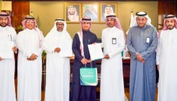 مدير تعليم الأحساء يكرّم عبدالعزيز العقيل لتحقيقه ثالث المملكة في التصوير بالمهارات الثقافية