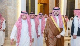 نائب أمير المنطقة الشرقية يعزي سعد العتيبي في وفاة والده