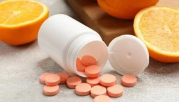 الإفراط في فيتامين سي… 5 مخاطر صحية يجب الانتباه لها قبل تجاوز الجرعة الآمنة