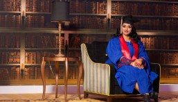 في حوارها مع “الواحة نيوز”.. د. فاطمة العلي تحكي رحلتها بين عدسة الإعلام وعمق الكتاب